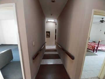 SE VENDE CASA SOLA UN NIVEL MUY CENTRICA IDEAL, PARA ASILO, ESCUELA, OFICINAS, SPA, ETC, COLONIA CANTARRANAS, CUERNAVACA