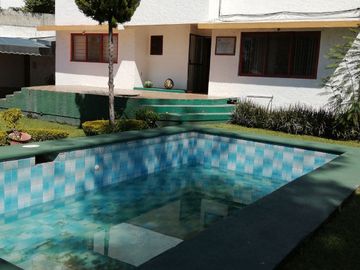 SE VENDE CASA SOLA IDEAL PARA OFICINAS, SPA, HOTEL, ESCUELA, LOMAS DE CORTES $6,000,000