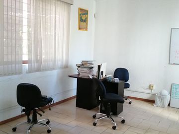 SE VENDE CASA SOLA IDEAL PARA OFICINAS, SPA, HOTEL, ESCUELA, LOMAS DE CORTES $6,000,000