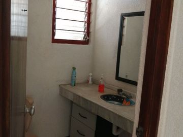 SE VENDE CASA SOLA IDEAL PARA OFICINAS, SPA, HOTEL, ESCUELA, LOMAS DE CORTES $6,000,000