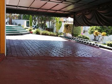 SE VENDE CASA SOLA IDEAL PARA OFICINAS, SPA, HOTEL, ESCUELA, LOMAS DE CORTES $6,000,000