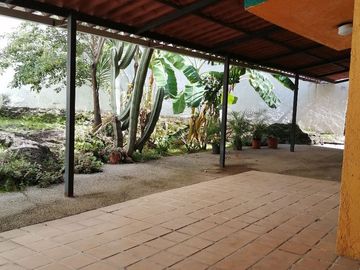 SE VENDE CASA SOLA IDEAL PARA OFICINAS, SPA, HOTEL, ESCUELA, LOMAS DE CORTES $6,000,000