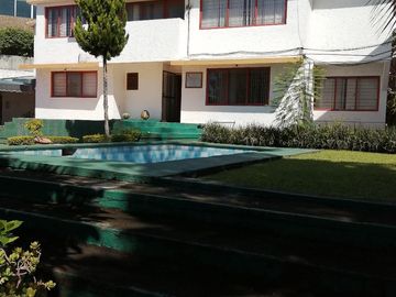 SE VENDE CASA SOLA IDEAL PARA OFICINAS, SPA, HOTEL, ESCUELA, LOMAS DE CORTES $6,000,000