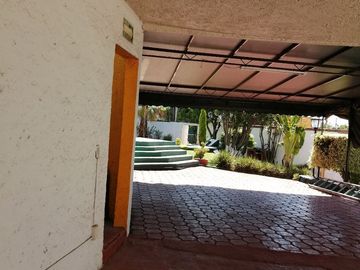 SE VENDE CASA SOLA IDEAL PARA OFICINAS, SPA, HOTEL, ESCUELA, LOMAS DE CORTES $6,000,000