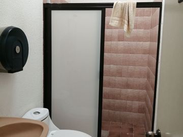 SE VENDE CASA SOLA IDEAL PARA OFICINAS, SPA, HOTEL, ESCUELA, LOMAS DE CORTES $6,000,000