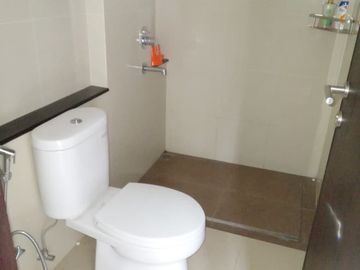 LT 180 RUMAH MEWAH PERUMAHAN HYARTA RESIDENCE JL PALAGAN KM 7 DEKAT UGM, PAKUWON MALL, JCM, RINGROAD, TOL JOGJA SOLO BAWEN, BALE HINGGIL, GREEN HILLS