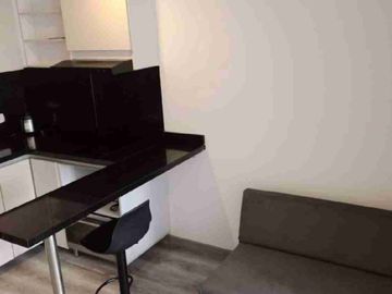 ARRIENDO APARTAESTUDIO AMOBLADO