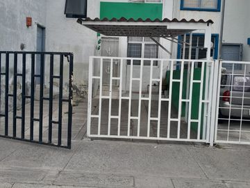 VENTA CASA HABITACION JARDINES DE SAN JOSE ISLA RAZA