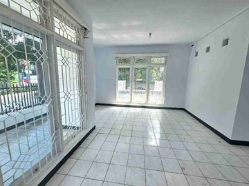 rumah hook di bulevar hijau harapan insah bekasi