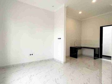Rumah American Clasic di Susukan Ciracas Jakarta Timur