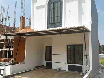 Rumah American Clasic di Susukan Ciracas Jakarta Timur