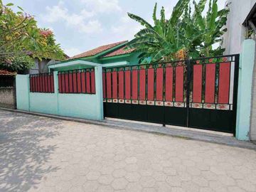 Kontrakan Rumah Bagus Halaman Luas Dekat Kampus Dan Underpass Joglo