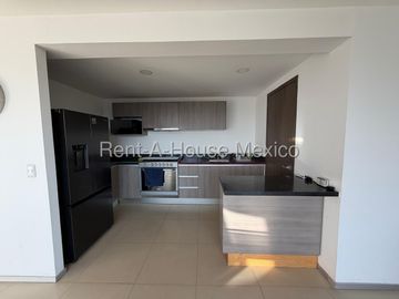 Departamento en Renta, Amueblado, El Refugio, 2 recámaras, 2 estac. , Alberca, gimnasio, canchas.