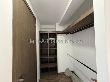 Departamento en Renta, Amueblado, El Refugio, 2 recámaras, 2 estac. , Alberca, gimnasio, canchas.