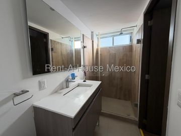 Departamento en Renta, Amueblado, El Refugio, 2 recámaras, 2 estac. , Alberca, gimnasio, canchas.