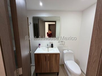 Departamento en Renta, Amueblado, El Refugio, 2 recámaras, 2 estac. , Alberca, gimnasio, canchas.