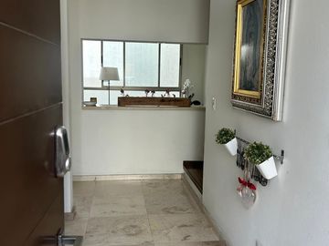 Casa En Condominio En Renta, 314m2 Construcción, 3 Autos, 4 Recamaras, Patio, Jardin Común, Como Nueva.