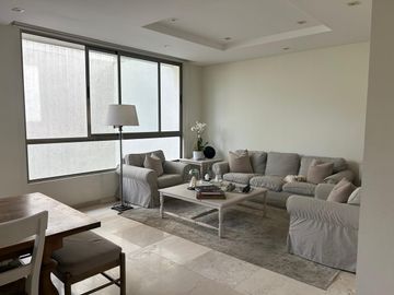 Casa En Condominio En Renta, 314m2 Construcción, 3 Autos, 4 Recamaras, Patio, Jardin Común, Como Nueva.