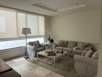 Casa En Condominio En Renta, 314m2 Construcción, 3 Autos, 4 Recamaras, Patio, Jardin Común, Como Nueva.