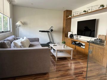 Casa En Condominio En Renta, 314m2 Construcción, 3 Autos, 4 Recamaras, Patio, Jardin Común, Como Nueva.
