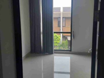 rumah siap huni full renovasi clister magenta sumarecon  bekasi