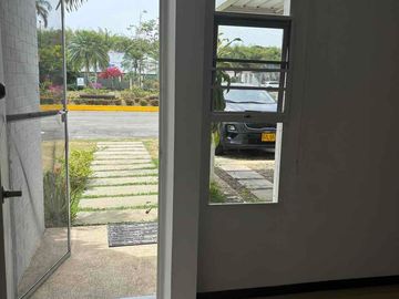 se arrienda casa de un piso de lujo