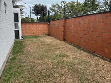 se arrienda casa de un piso de lujo