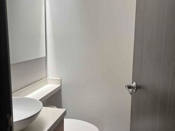 se arrienda casa de un piso de lujo