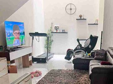 Super Canggih! Jual Rumah 3 Lantai Taman Ratu, Jakarta Barat