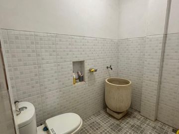 Rumah Minimalis Rapi Siap Huni Posisi Hook di Perumahan Bintara 3 Bekasi Barat