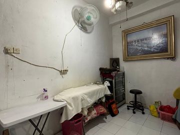 Rumah Minimalis Rapi Siap Huni Posisi Hook di Perumahan Bintara 3 Bekasi Barat
