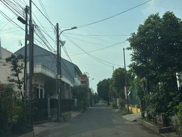 Rumah Minimalis Rapi Siap Huni Posisi Hook di Perumahan Bintara 3 Bekasi Barat