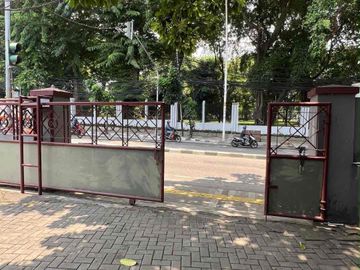 Office di jalan utama area menteng Jakarta pusat