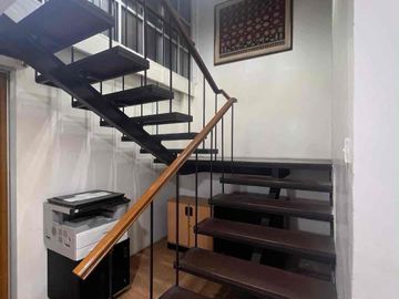Office di jalan utama area menteng Jakarta pusat