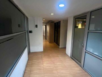 Office di jalan utama area menteng Jakarta pusat