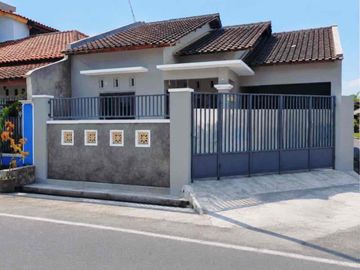 Rumah  Bagus  Dekat Stasiun Purwosari Solo Kota