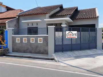 Rumah  Bagus  Dekat Stasiun Purwosari Solo Kota