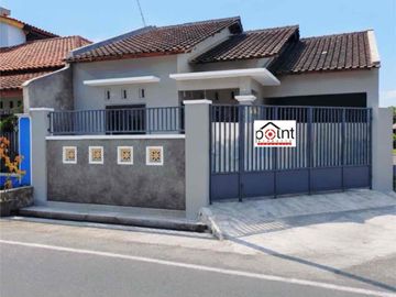 Rumah  Bagus  Dekat Stasiun Purwosari Solo Kota