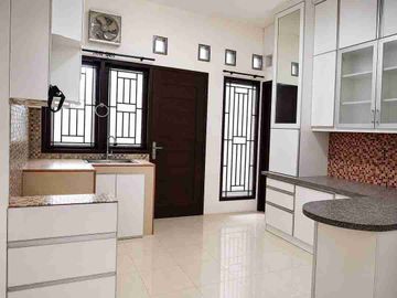 JUAL CEPAT RUMAH 3 LT - PERUM WALIKOTA MERUYA