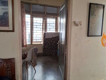 DIJUAL RUMAH COCOK UNTUK KOST2AN DI KEBAYORAN BARU JAKARTA SELATAN