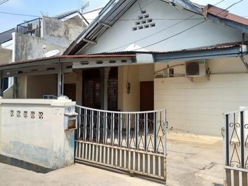 DIJUAL RUMAH COCOK UNTUK KOST2AN DI KEBAYORAN BARU JAKARTA SELATAN