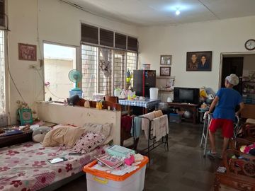 DIJUAL RUMAH COCOK UNTUK KOST2AN DI KEBAYORAN BARU JAKARTA SELATAN