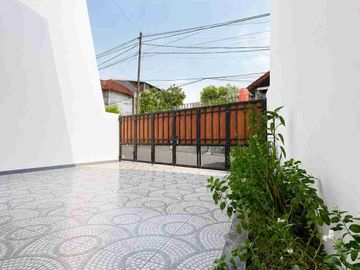 Rumah American Classic Strategis & Elegan di Pondok Gede, Kota Bekasi
Dekat Stasiun LRT