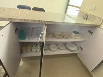 Casa en renta amueblada con piscina y páneles en privada