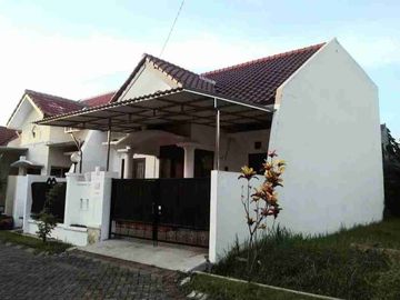 Rumah di Graha Sampurna Indah Wiyung - Surabaya