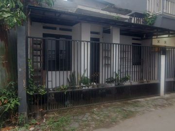 FLASH SALE RUMAH EMPAT RATUS JUTAAN DI TANGERANG SELATAN