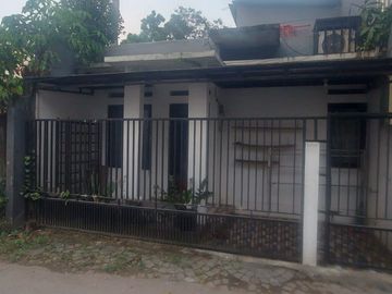 FLASH SALE RUMAH EMPAT RATUS JUTAAN DI TANGERANG SELATAN