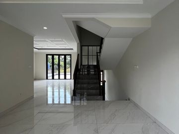 Dijual Rumah Mewah 2 Lantai Jagakarsa LT 133m² Rp2,9 M Free Biaya