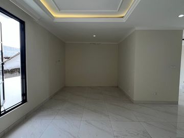 Dijual Rumah Mewah 2 Lantai Jagakarsa LT 133m² Rp2,9 M Free Biaya