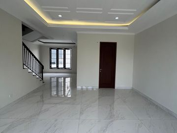 Dijual Rumah Mewah 2 Lantai Jagakarsa LT 133m² Rp2,9 M Free Biaya